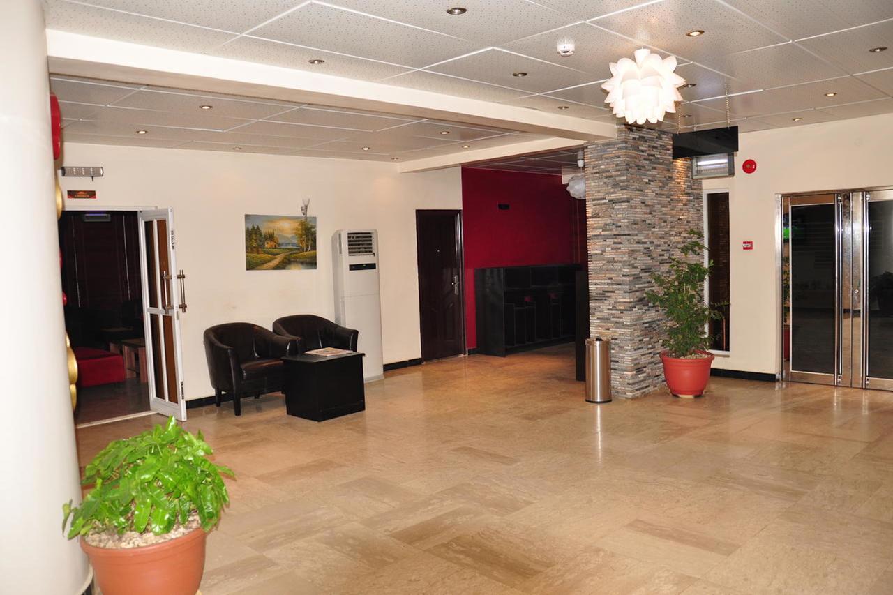 Grand Bank Link Hotel Otta Екстериор снимка
