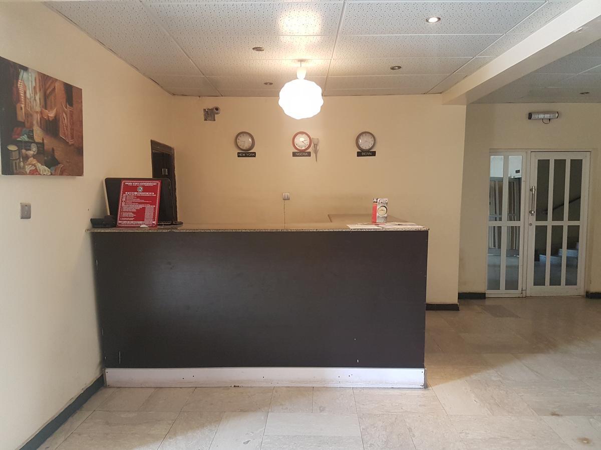 Grand Bank Link Hotel Otta Екстериор снимка
