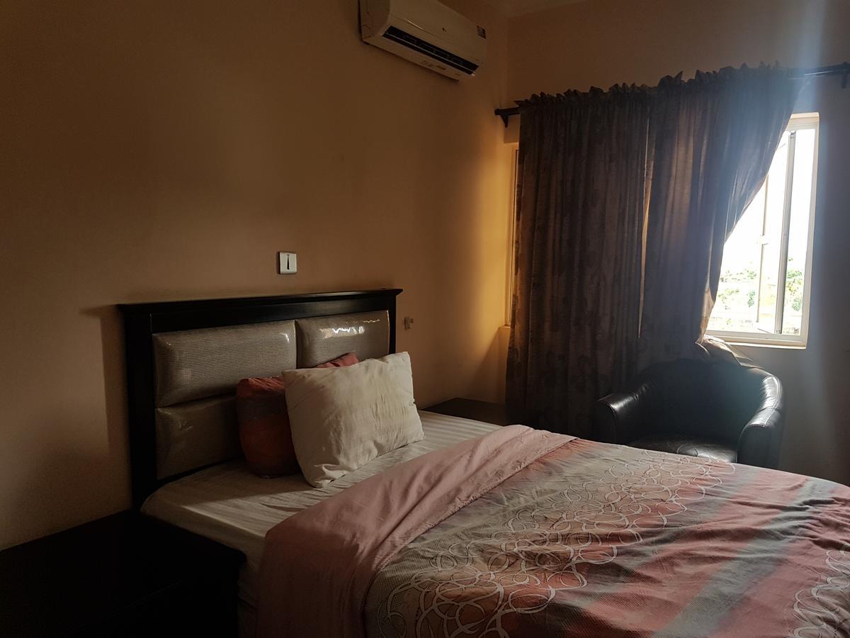 Grand Bank Link Hotel Otta Екстериор снимка